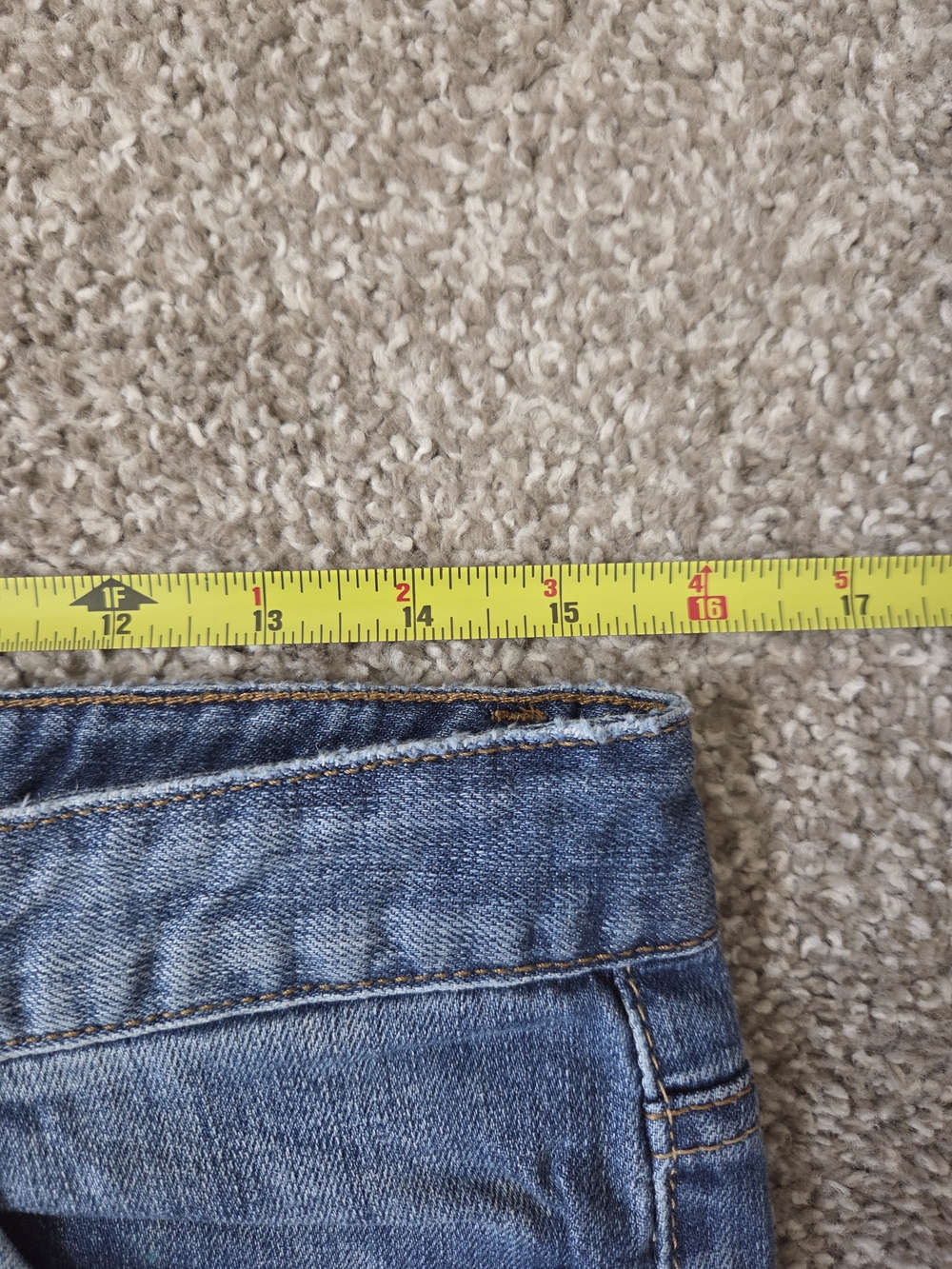 Calvin Klein Midrise Bermuda Jeans Shorts 28/6 98% Cotton Faded Wash Cuffed - Picture 3 of 10